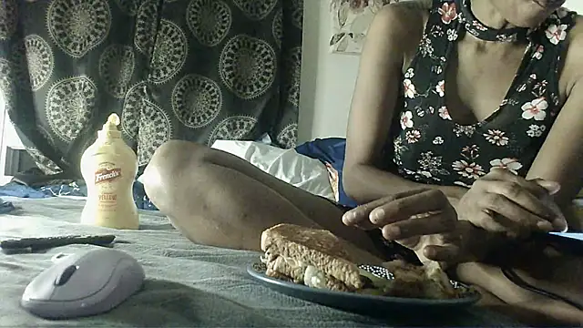 Snapshot of EmpressSunshine chatting on September 2025 05:18:01 AM EmpressSunshine online show from September 2025 05:18:01 AM