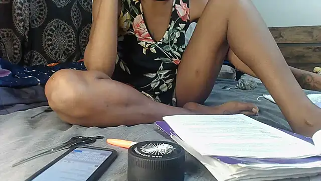 Snapshot of EmpressSunshine chatting on October 2025 01:25:01 AM EmpressSunshine online show from October 2025 01:25:01 AM