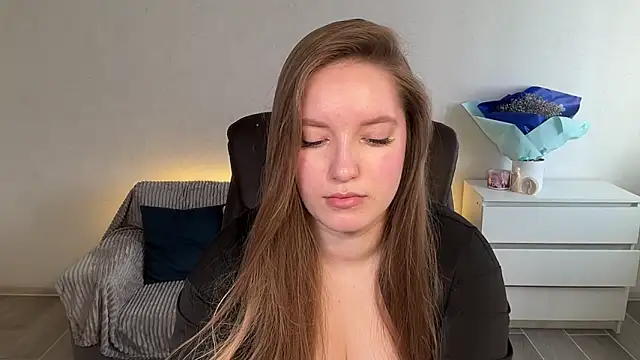 EvaMaddison online show from April 2026 06:47:02 AM