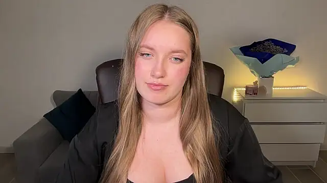 EvaMaddison online show from June 2026 08:47:01 PM