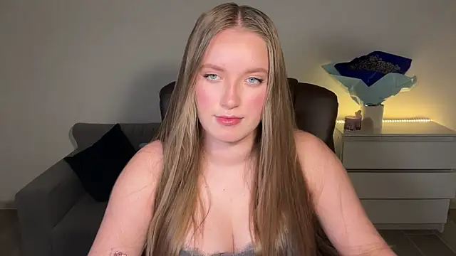 EvaMaddison online show from June 2026 07:23:01 PM
