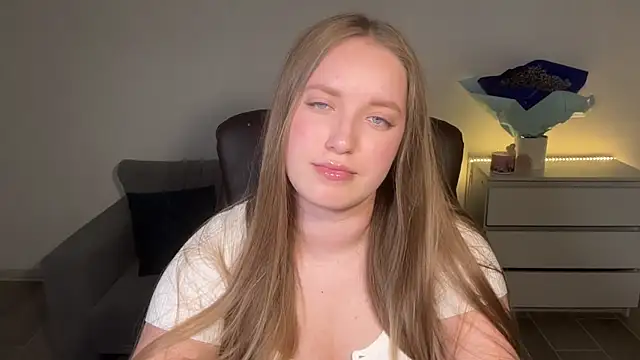 EvaMaddison online show from June 2026 08:55:02 PM