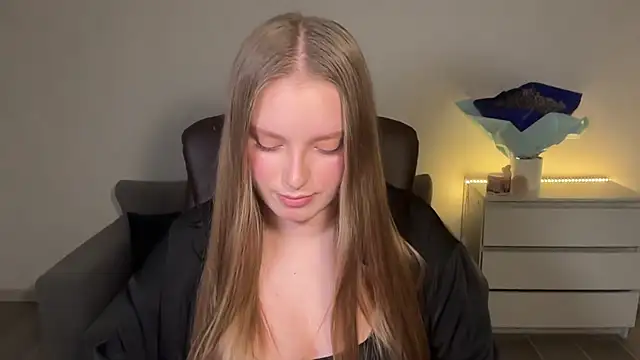 EvaMaddison online show from June 2026 09:17:02 PM