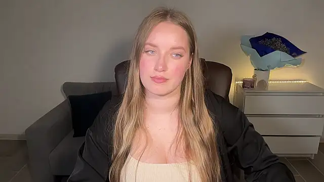 EvaMaddison online show from June 2026 07:46:01 PM