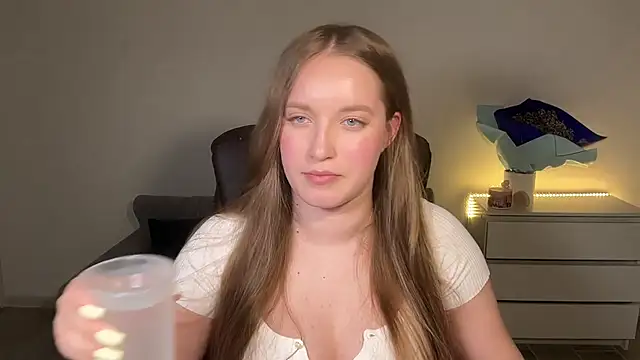 EvaMaddison online show from June 2026 08:57:01 PM