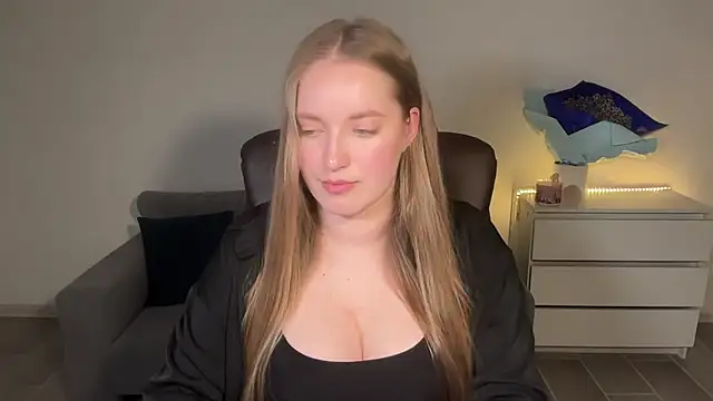 EvaMaddison online show from June 2026 09:04:01 PM