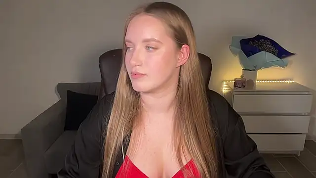 EvaMaddison online show from July 2026 09:44:02 PM