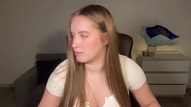 EvaMaddison online show from July 2026 09:27:01 PM