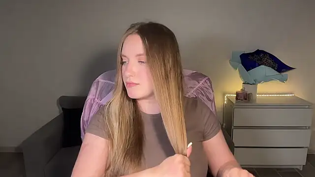 EvaMaddison online show from July 2026 09:06:02 PM