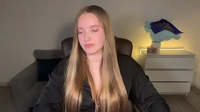EvaMaddison online show from July 2026 10:56:02 PM