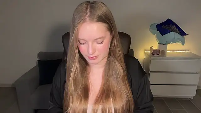 EvaMaddison online show from July 2026 11:00:01 PM