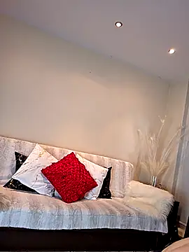 Snapshot of AureliaDoux chatting on November 2025 03:01:02 PM AureliaDoux online show from November 2025 03:01:02 PM