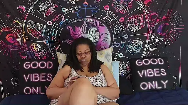 Snapshot of RenaeCumsAlot chatting on February 2025 06:20:01 PM RenaeCumsAlot online show from February 2025 06:20:01 PM