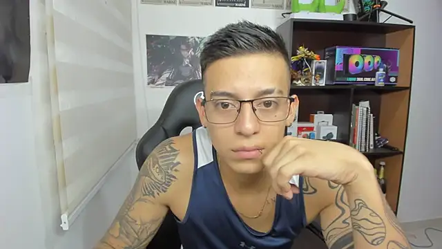 SIXXTOLOVE18 online show from March 2025 09:53:01 PM