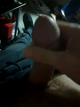 Dani el82xh online show from April 2026 12:28:01 AM