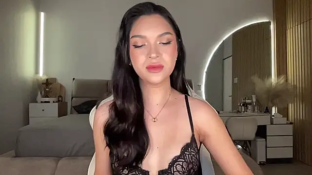 Snapshot of Rogueblaze chatting on October 2025 12:02:02 PM Rogueblaze online show from October 2025 12:02:02 PM