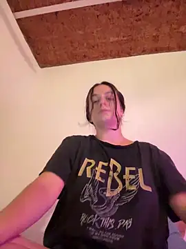 Snapshot of indierotic chatting on January 2025 02:43:01 AM indierotic online show from January 2025 02:43:01 AM