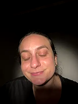 Snapshot of indierotic chatting on October 2025 04:02:02 AM indierotic online show from October 2025 04:02:02 AM