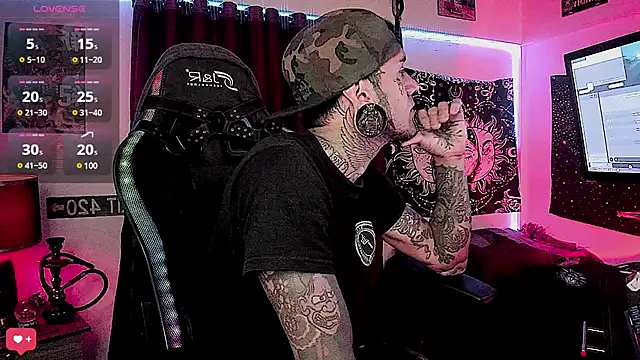 Snapshot of josh__ackerman chatting on January 2025 12:41:02 PM josh ackerman online show from January 2025 12:41:02 PM