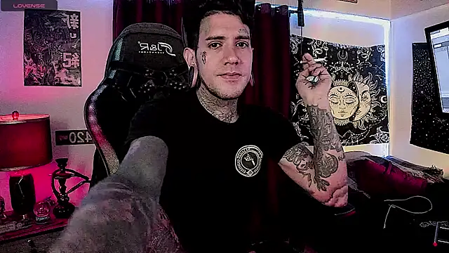 Snapshot of josh__ackerman chatting on January 2025 03:13:01 PM josh ackerman online show from January 2025 03:13:01 PM