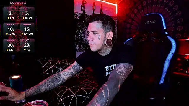 Snapshot of josh__ackerman chatting on September 2025 09:09:01 PM josh ackerman online show from September 2025 09:09:01 PM