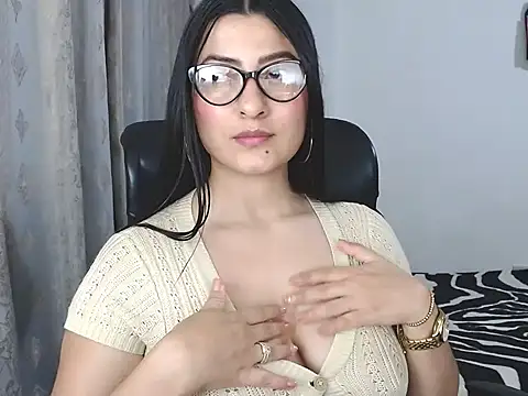 SavannaEvans001 online show from March 2026 04:06:02 AM