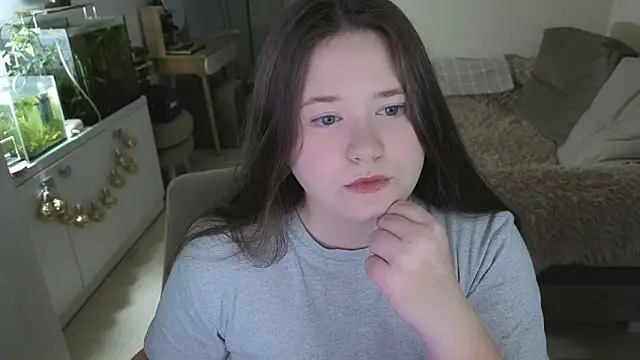 Snapshot of remirann_ chatting on March 2026 03:50:01 PM remirann online show from March 2026 03:50:01 PM