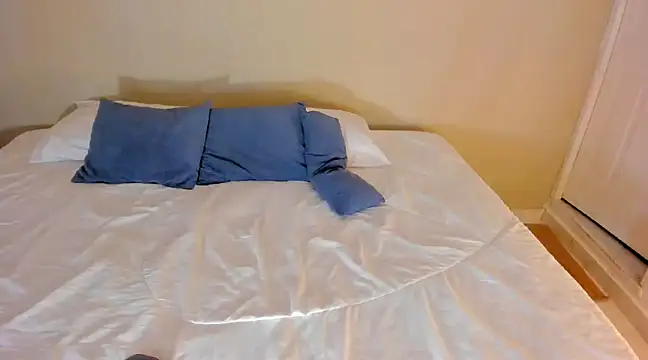 Snapshot of rosaaliiaa1 chatting on December 2024 01:57:02 AM rosaaliiaa1 online show from December 2024 01:57:02 AM