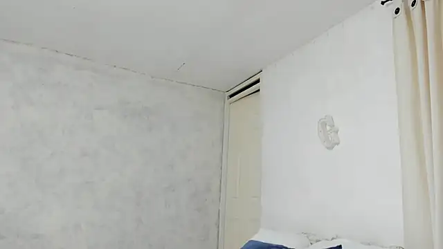 Snapshot of rosaaliiaa1 chatting on February 2025 09:16:01 PM rosaaliiaa1 online show from February 2025 09:16:01 PM