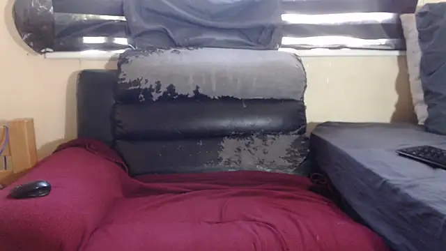 Sweetslender online show from October 2025 05:15:02 AM