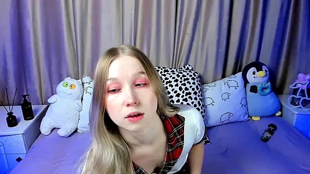 Snapshot of LilyStarlight chatting on December 2024 03:18:02 AM LilyStarlight online show from December 2024 03:18:02 AM