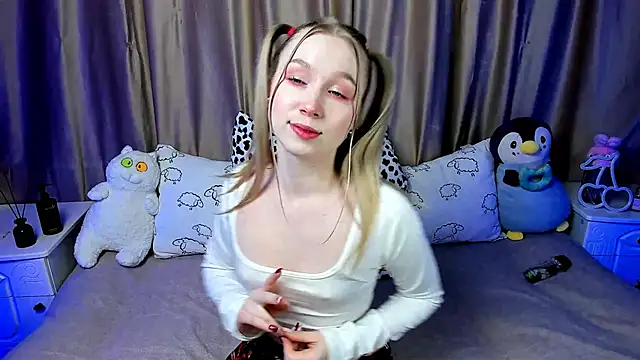 Snapshot of LilyStarlight chatting on January 2025 03:39:01 AM LilyStarlight online show from January 2025 03:39:01 AM