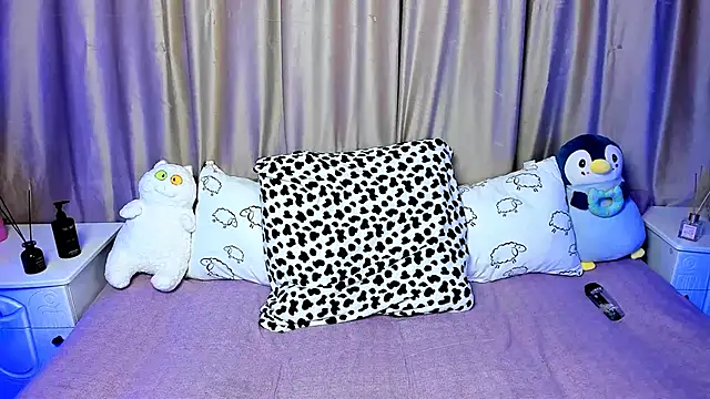 Snapshot of LilyStarlight chatting on February 2025 06:33:01 AM LilyStarlight online show from February 2025 06:33:01 AM