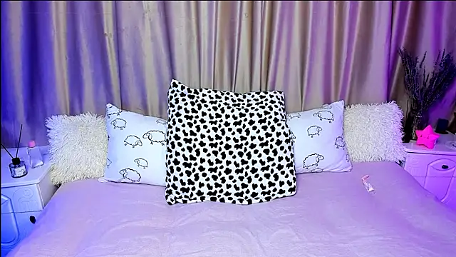 Snapshot of LilyStarlight chatting on September 2025 03:41:01 AM LilyStarlight online show from September 2025 03:41:01 AM