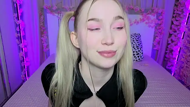 Snapshot of LilyStarlight chatting on April 2026 04:46:01 AM LilyStarlight online show from April 2026 04:46:01 AM
