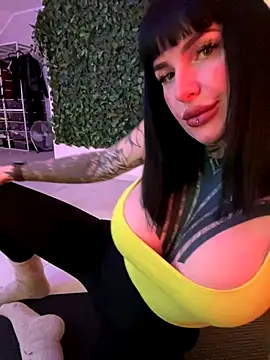 Snapshot of InkedBiitch chatting on December 2024 05:48:01 AM InkedBiitch online show from December 2024 05:48:01 AM