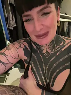 Snapshot of InkedBiitch chatting on February 2025 07:00:01 PM InkedBiitch online show from February 2025 07:00:01 PM