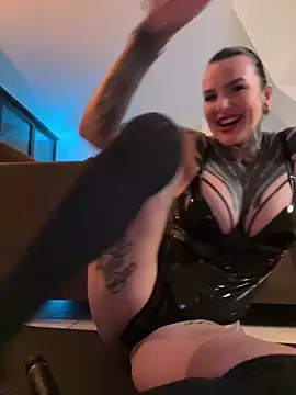 Snapshot of InkedBiitch chatting on February 2025 06:47:02 PM InkedBiitch online show from February 2025 06:47:02 PM