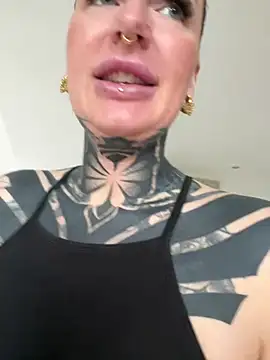 Snapshot of InkedBiitch chatting on March 2025 06:51:02 AM InkedBiitch online show from March 2025 06:51:02 AM