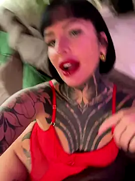 Snapshot of InkedBiitch chatting on October 2025 07:16:01 AM InkedBiitch online show from October 2025 07:16:01 AM