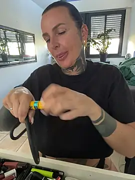 InkedBiitch online show from July 2026 07:01:01 AM