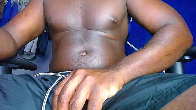 Snapshot of MAXJONES_2 chatting on February 2025 12:43:02 AM MAXJONES 2 online show from February 2025 12:43:02 AM