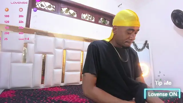 Kylieandjhonny online show from December 2024 12:55:02 PM