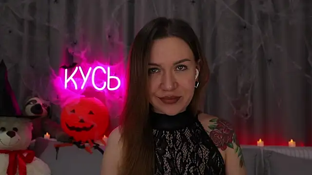 Snapshot of _LadyMargo_ chatting on October 2025 10:23:02 PM LadyMargo online show from October 2025 10:23:02 PM