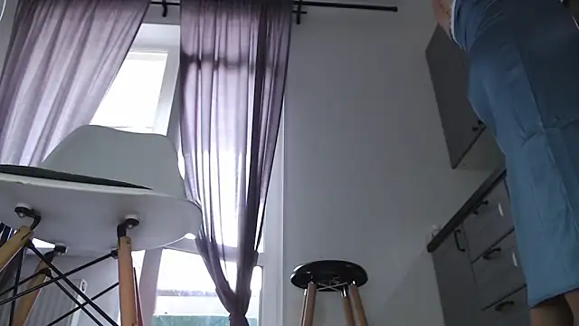 Snapshot of MadameKatrina chatting on September 2025 09:22:02 AM MadameKatrina online show from September 2025 09:22:02 AM