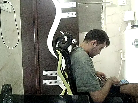 Snapshot of king_kong_india1 chatting on January 2026 05:10:02 AM king kong india1 online show from January 2026 05:10:02 AM