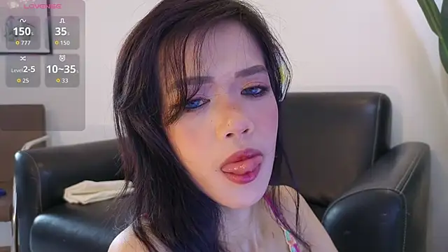 Snapshot of Fallen_Virtue chatting on October 2025 02:03:02 AM Fallen Virtue online show from October 2025 02:03:02 AM