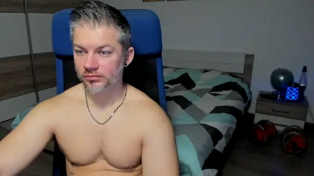 Snapshot of RobbyShawz chatting on January 2025 05:08:01 AM RobbyShawz online show from January 2025 05:08:01 AM