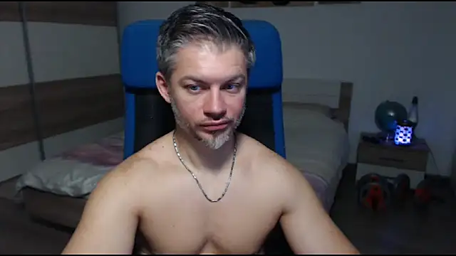 Snapshot of RobbyShawz chatting on February 2025 10:33:02 AM RobbyShawz online show from February 2025 10:33:02 AM