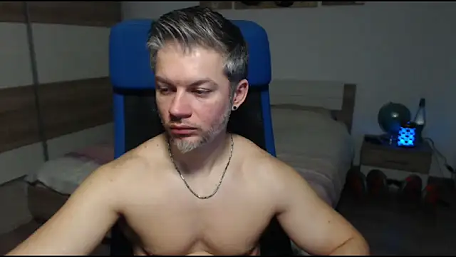 Snapshot of RobbyShawz chatting on February 2025 10:07:02 AM RobbyShawz online show from February 2025 10:07:02 AM